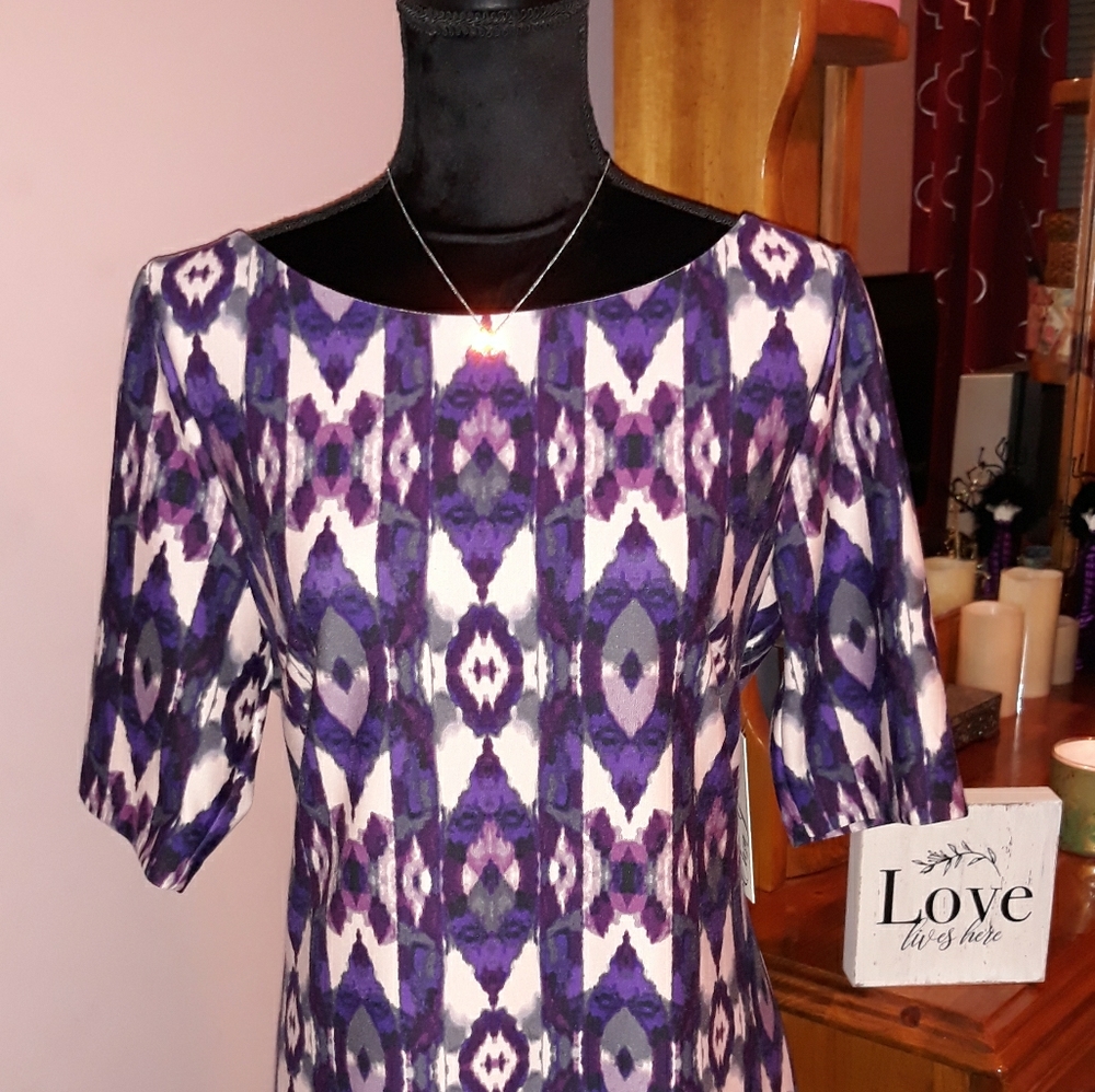 Sophisticated short-sleeve business dress